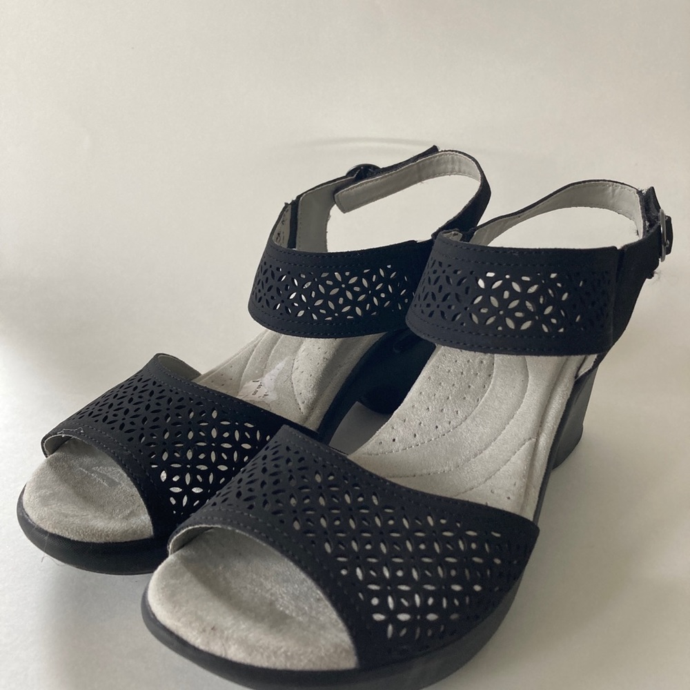 Jbu Women’s Sandals